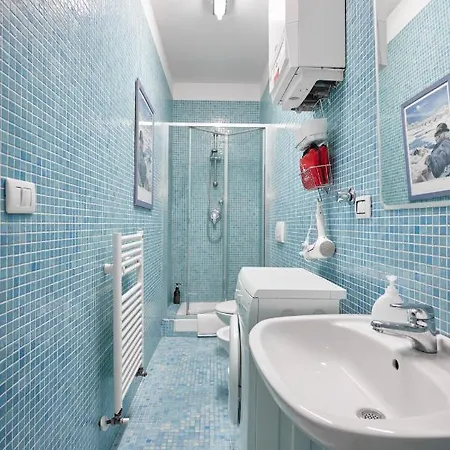 Silent And Cosy Free Netflix And Apartment Bologna